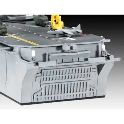 Revell 1/700 Assault Carrier USS WASP Class 12 Revell 1/700 Assault Carrier USS WASP Class -Toy Model Shop 05178 us navy assault carrier wasp class 03 1