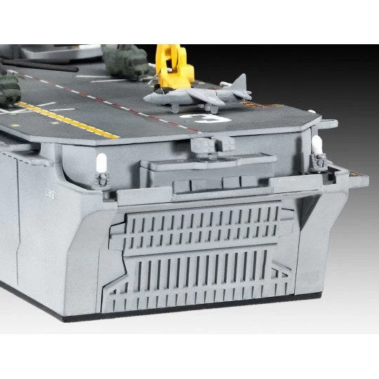 Revell 1/700 Assault Carrier USS WASP Class 7 Revell 1/700 Assault Carrier USS WASP Class - Image 5