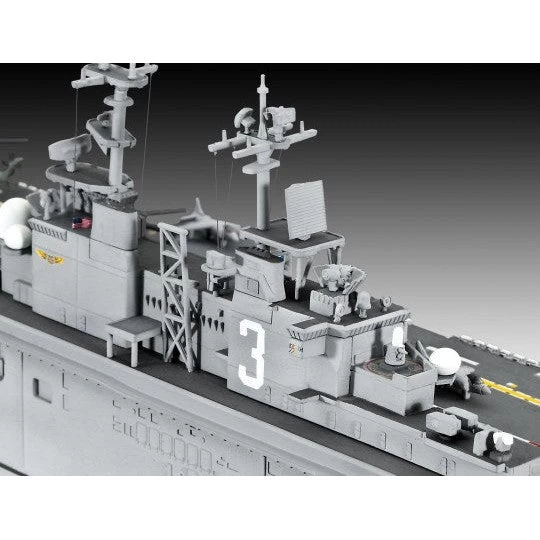 Revell 1/700 Assault Carrier USS WASP Class 5 Revell 1/700 Assault Carrier USS WASP Class - Image 3