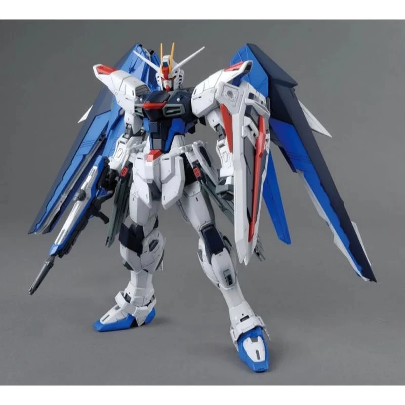 Bandai 1/100 MG FREEDOM GUNDAM Ver.2.0 4 Bandai 1/100 MG FREEDOM GUNDAM Ver.2.0 - Image 2