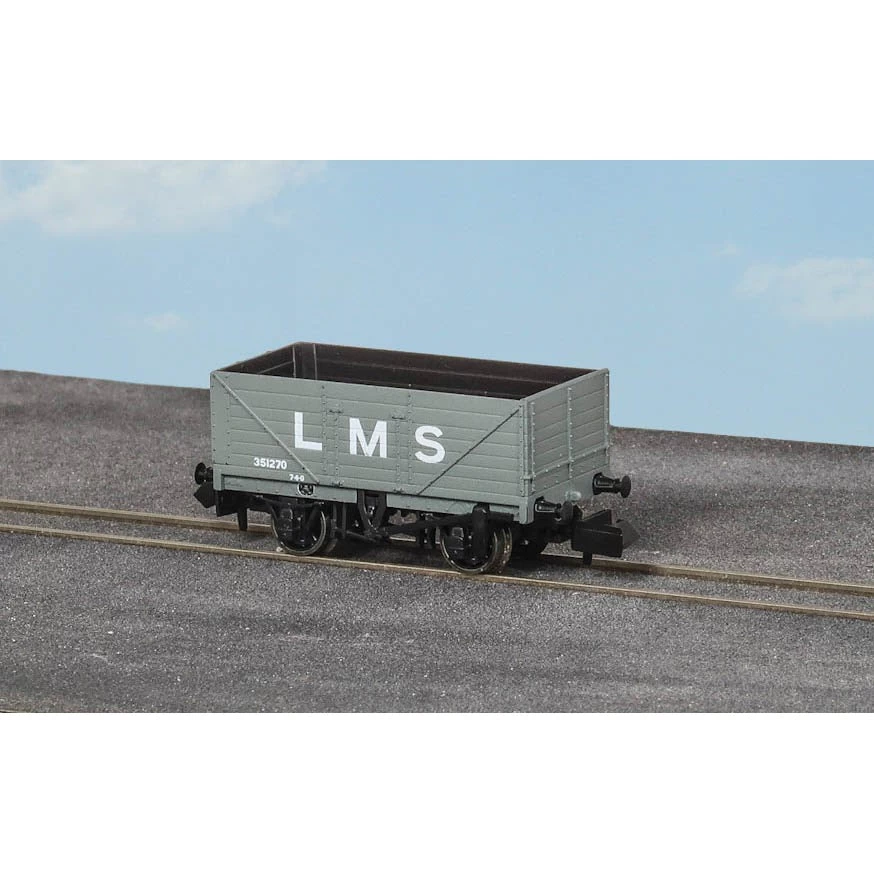 Peco N 9ft 7 Plank Open Wagon LMS Grey 3 Peco N 9ft 7 Plank Open Wagon LMS Grey