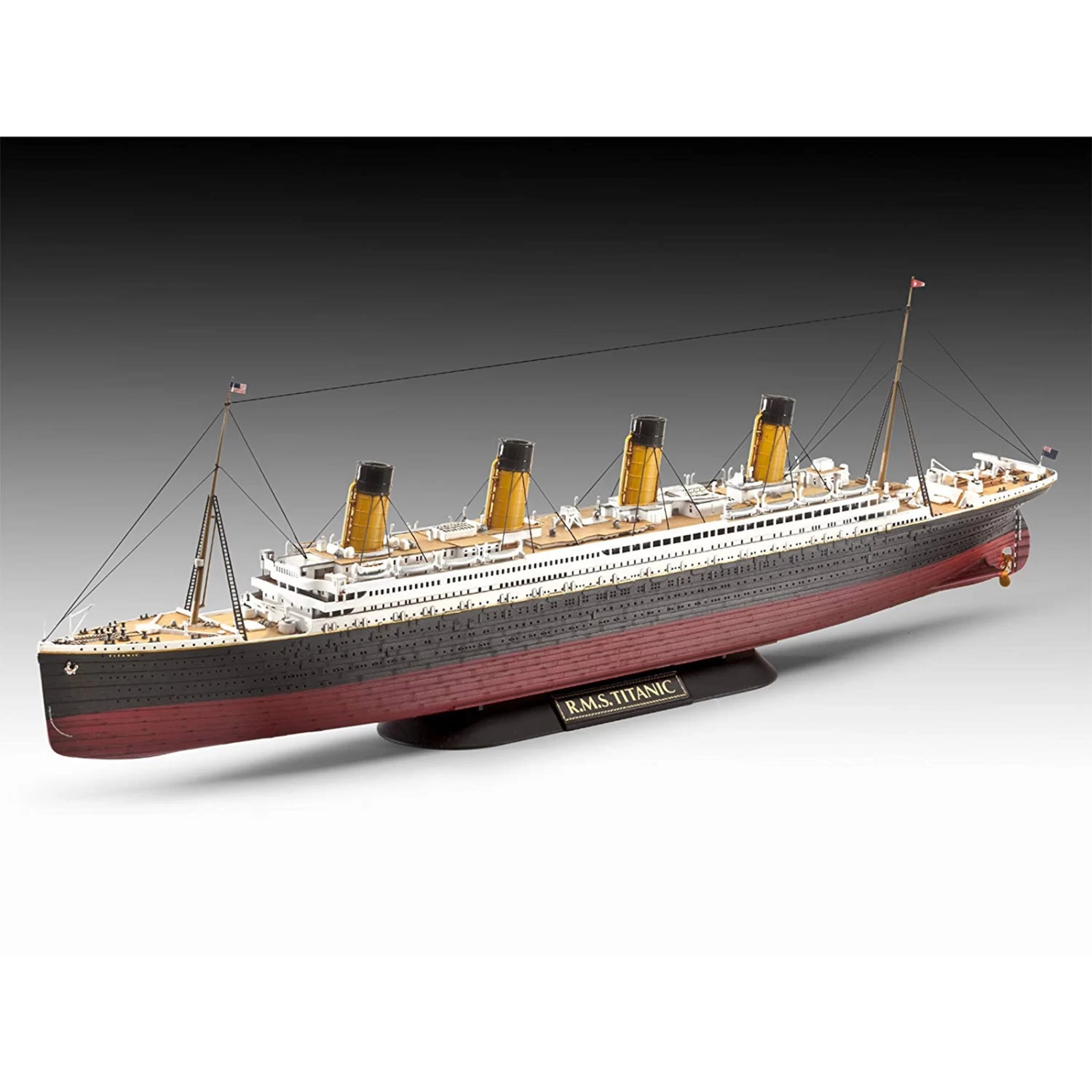 Revell 1/700 And 1/1200 RMS Titanic Gift Set 13 Revell 1/700 And 1/1200 RMS Titanic Gift Set - Image 11