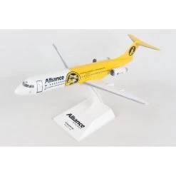 1/100 Alliance Airtlines Fokker F100 VHUQG Sir Charles Kingsford Smith Livery