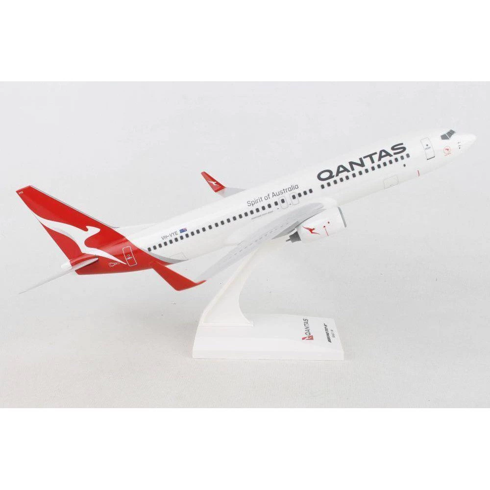 1/130 QANTAS B737800 New Livery 3 1/130 QANTAS B737800 New Livery